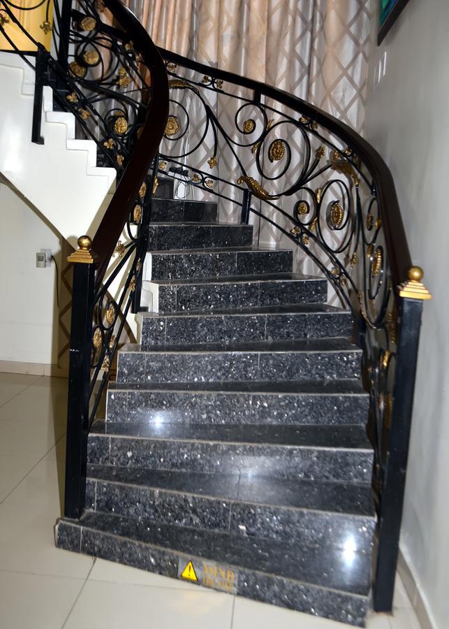 De Rigg Place - Alaka Estate, Surulere Lagos Bagian luar foto