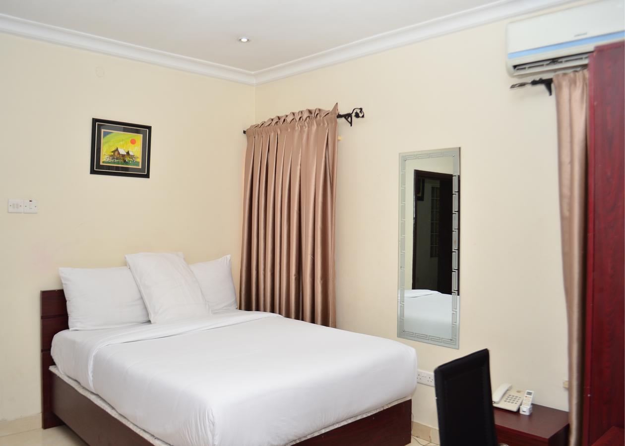 De Rigg Place - Alaka Estate, Surulere Lagos Bagian luar foto