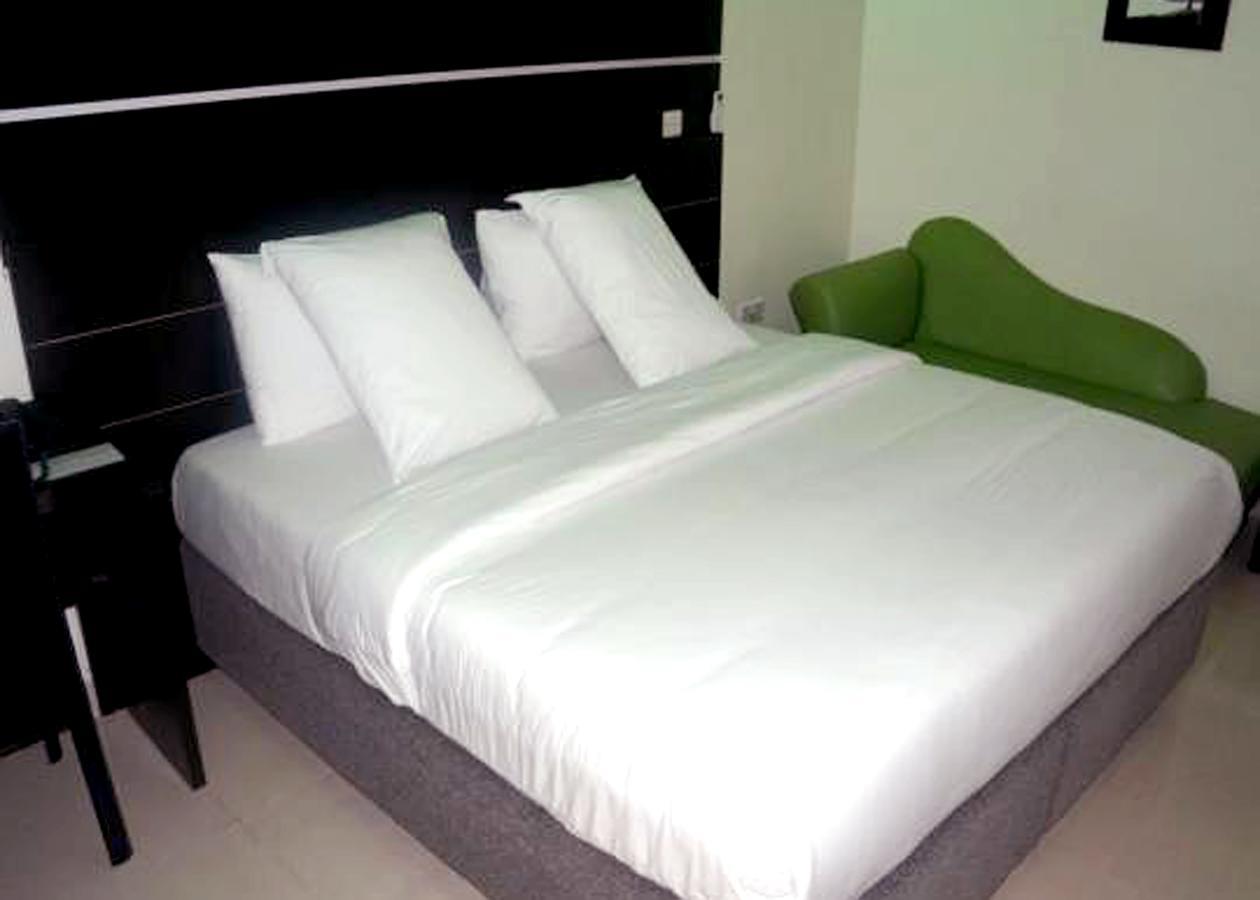 De Rigg Place - Alaka Estate, Surulere Lagos Bagian luar foto